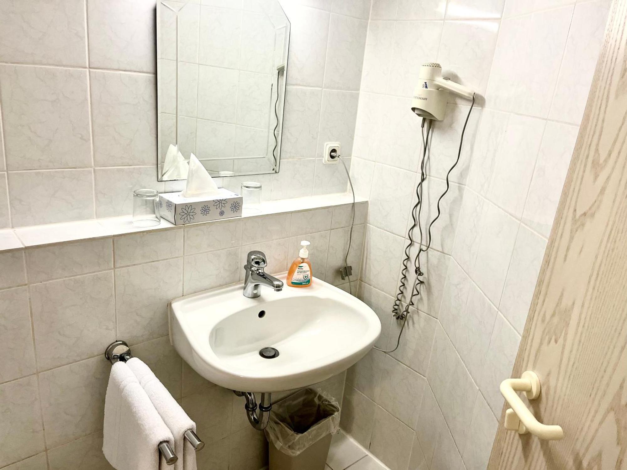 Hotel Garni Am Schaefersberg Niedernhausen Eksteriør bilde