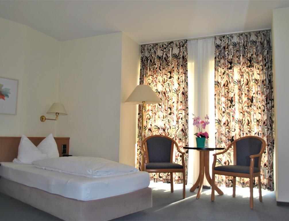 Hotel Garni Am Schaefersberg Niedernhausen Rom bilde